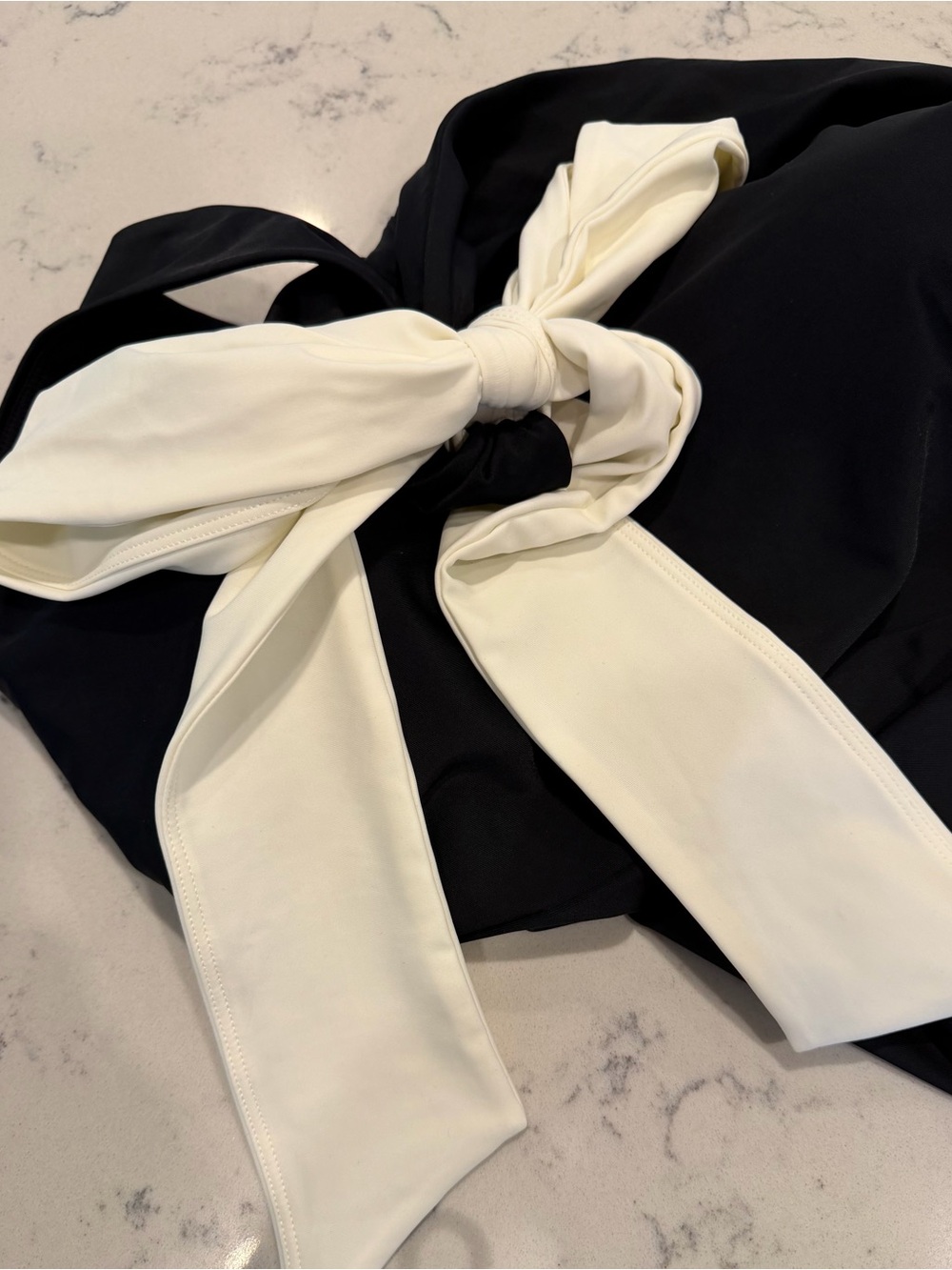 Summersalt Bow-Shoulder Sidestroke black and cream - Picture 5 of 6